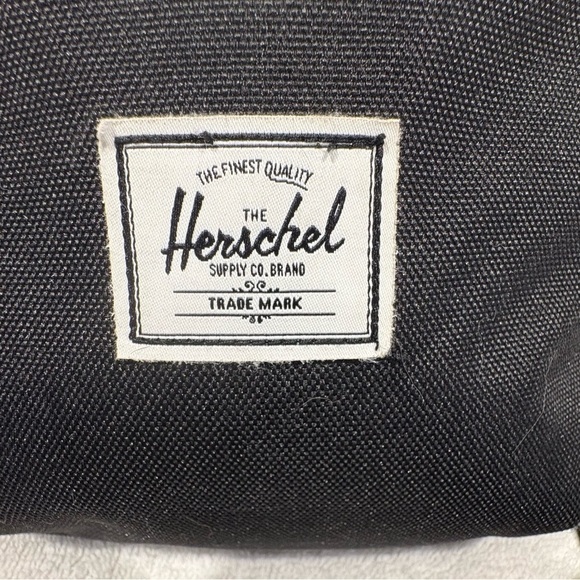 Herschel Supply Co. Hip Pack Belt Bag Classic Black - Picture 4 of 10